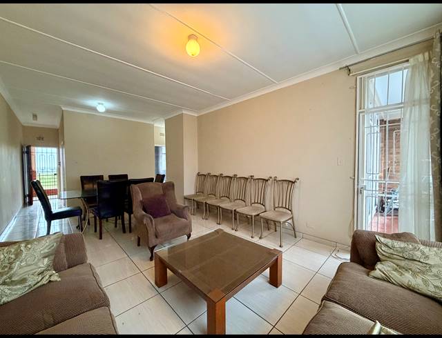 2 BEDROOM APARTMENT RENTED IN FLORIDA PARK